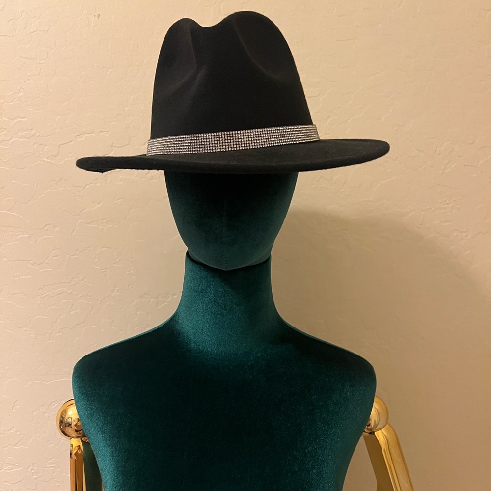 NEW! Girl’s weekend/sipping on wine black sequin fedora